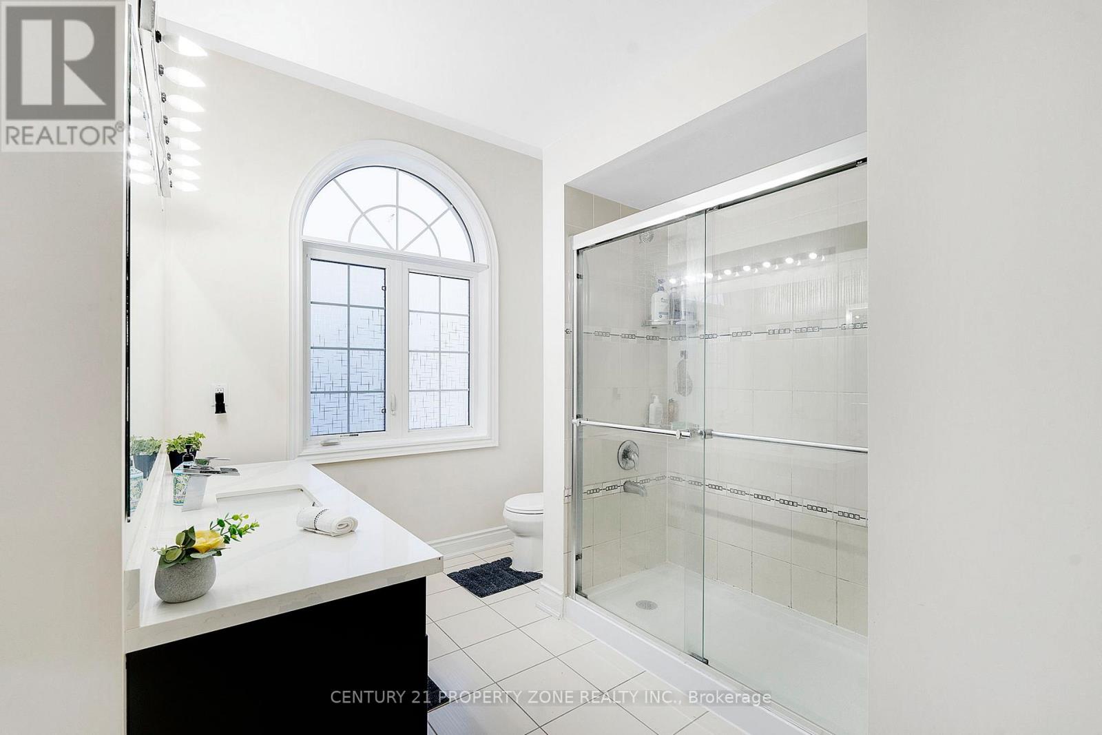 25 Selsdon Street, Brampton, Ontario L6X 3C4 - Photo 19 - W12598610