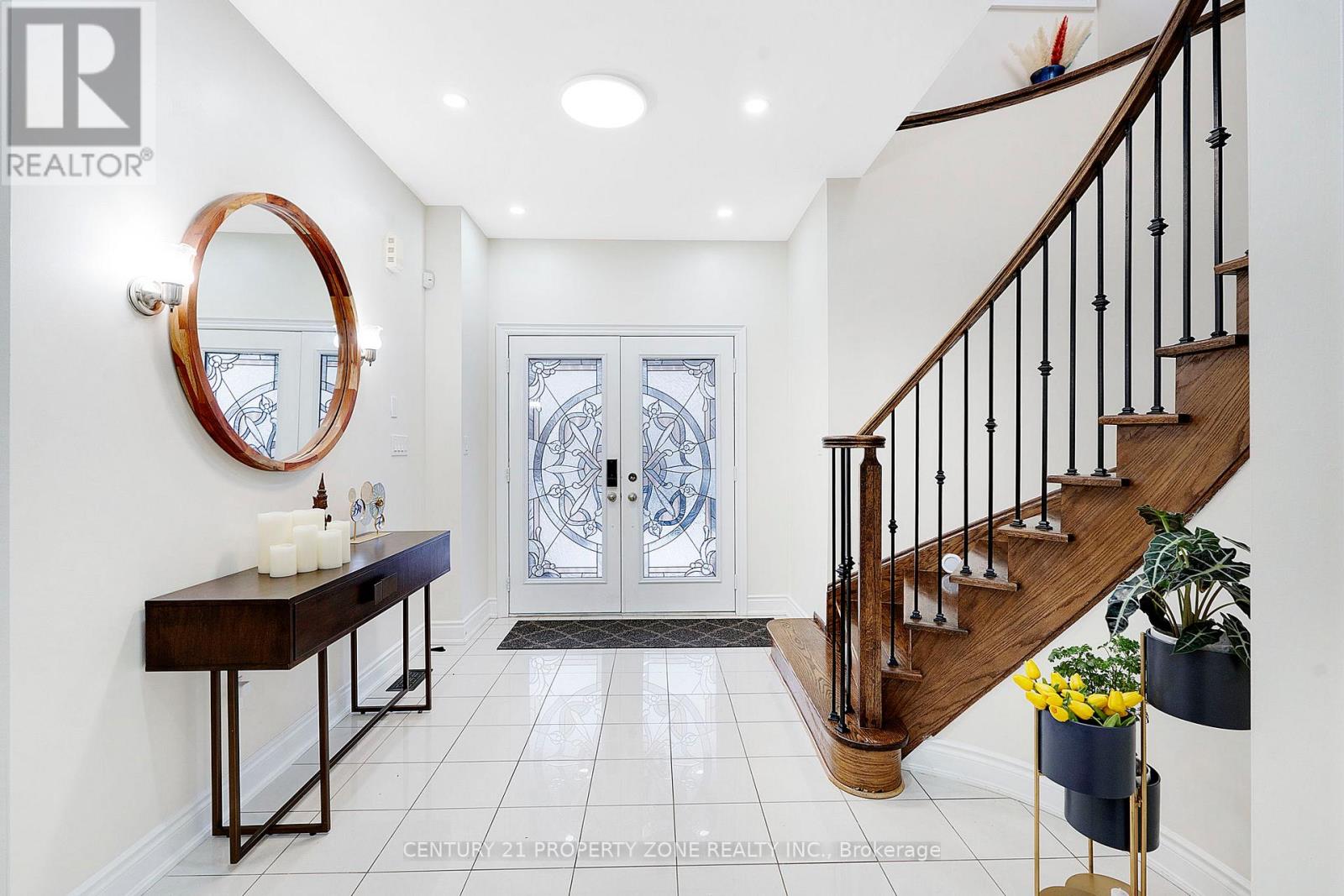 25 Selsdon Street, Brampton, Ontario L6X 3C4 - Photo 3 - W12598610