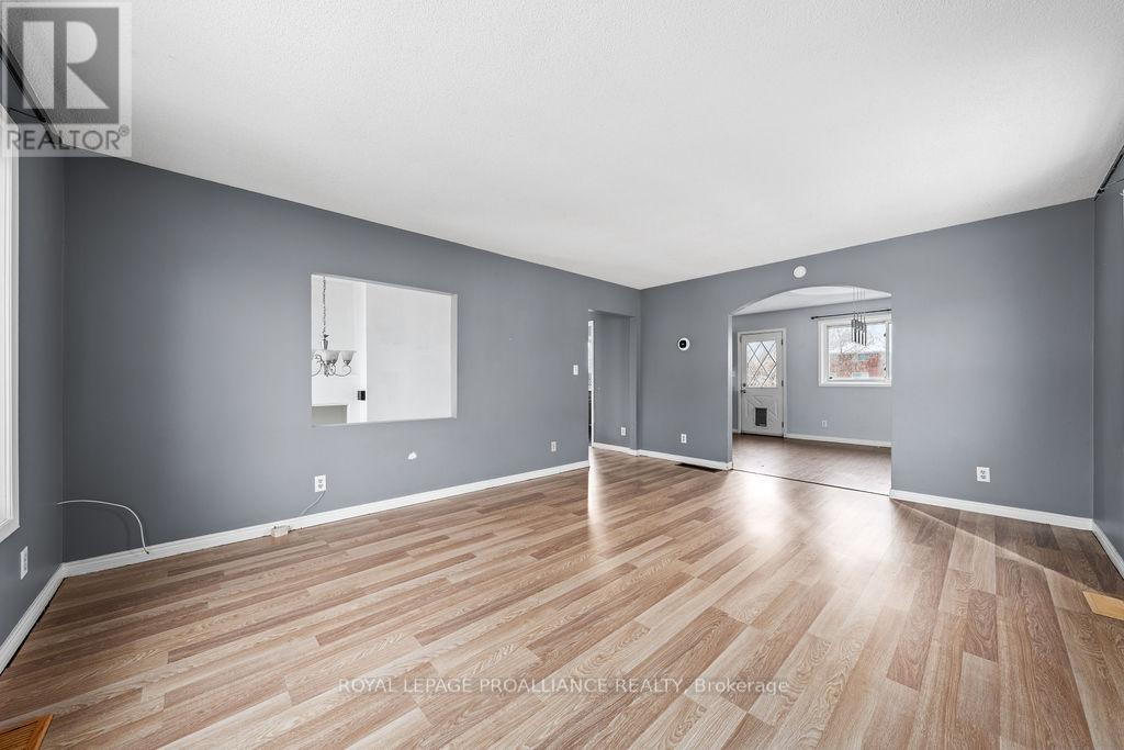 24 St Charles Street, Belleville, Ontario K8P 2V6 - Photo 12 - X12598806