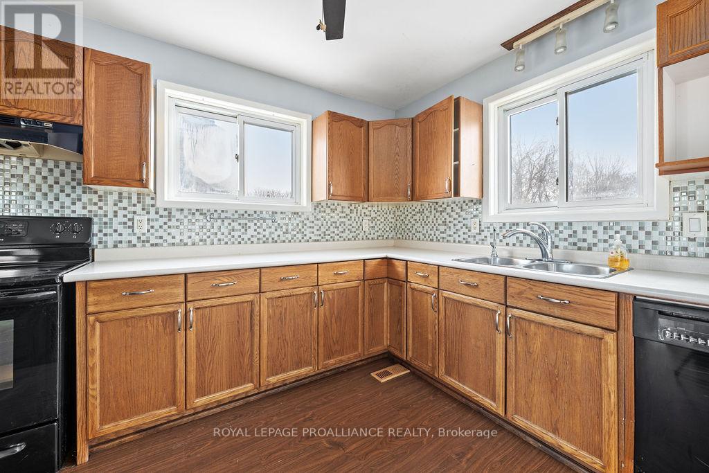 24 St Charles Street, Belleville, Ontario K8P 2V6 - Photo 23 - X12598806