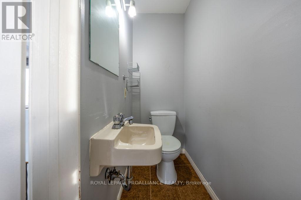 24 St Charles Street, Belleville, Ontario K8P 2V6 - Photo 24 - X12598806