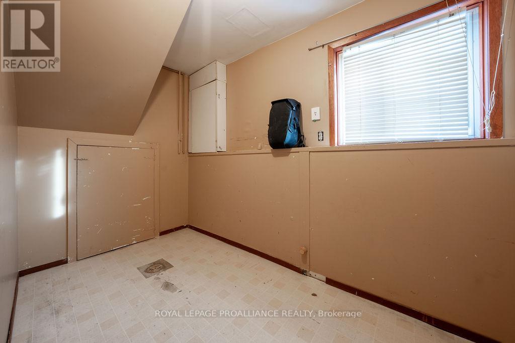 24 St Charles Street, Belleville, Ontario K8P 2V6 - Photo 35 - X12598806