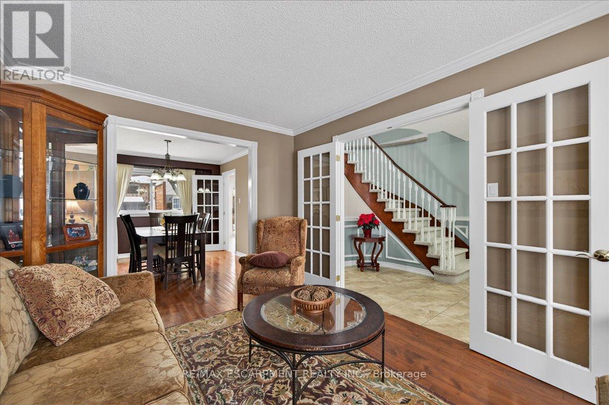 71 Royaledge Way, Hamilton, Ontario  L8B 0H4 - Photo 15 - X12598508