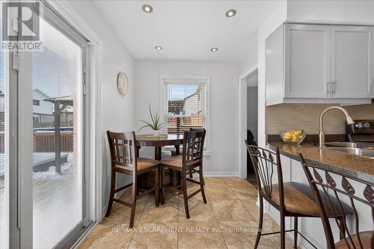 71 Royaledge Way, Hamilton, Ontario  L8B 0H4 - Photo 21 - X12598508