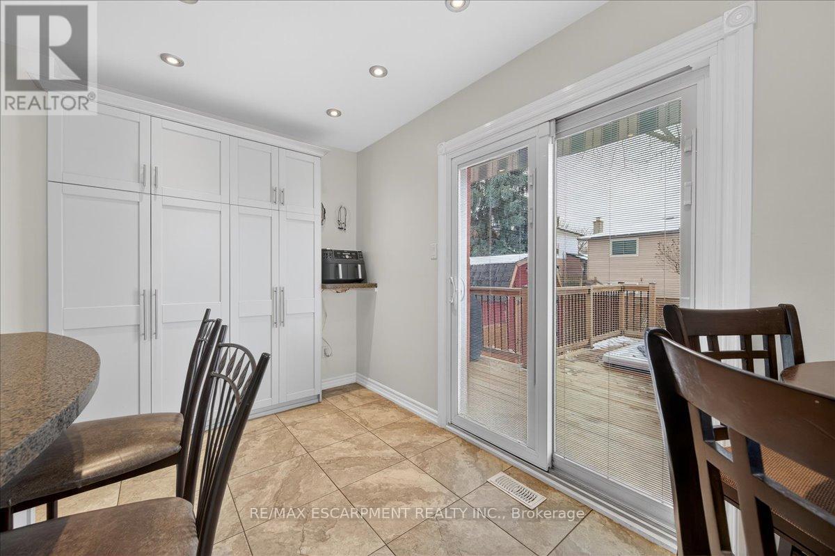 71 Royaledge Way, Hamilton, Ontario  L8B 0H4 - Photo 22 - X12598508