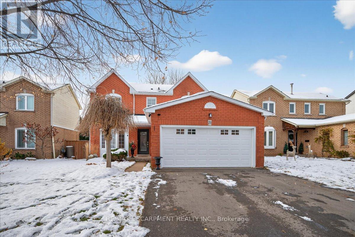 71 Royaledge Way, Hamilton, Ontario  L8B 0H4 - Photo 3 - X12598508