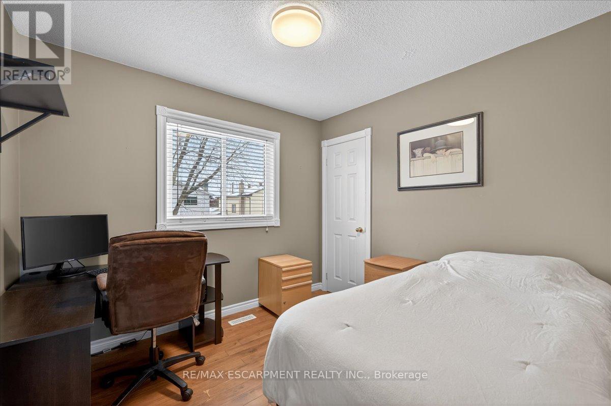 71 Royaledge Way, Hamilton, Ontario  L8B 0H4 - Photo 33 - X12598508