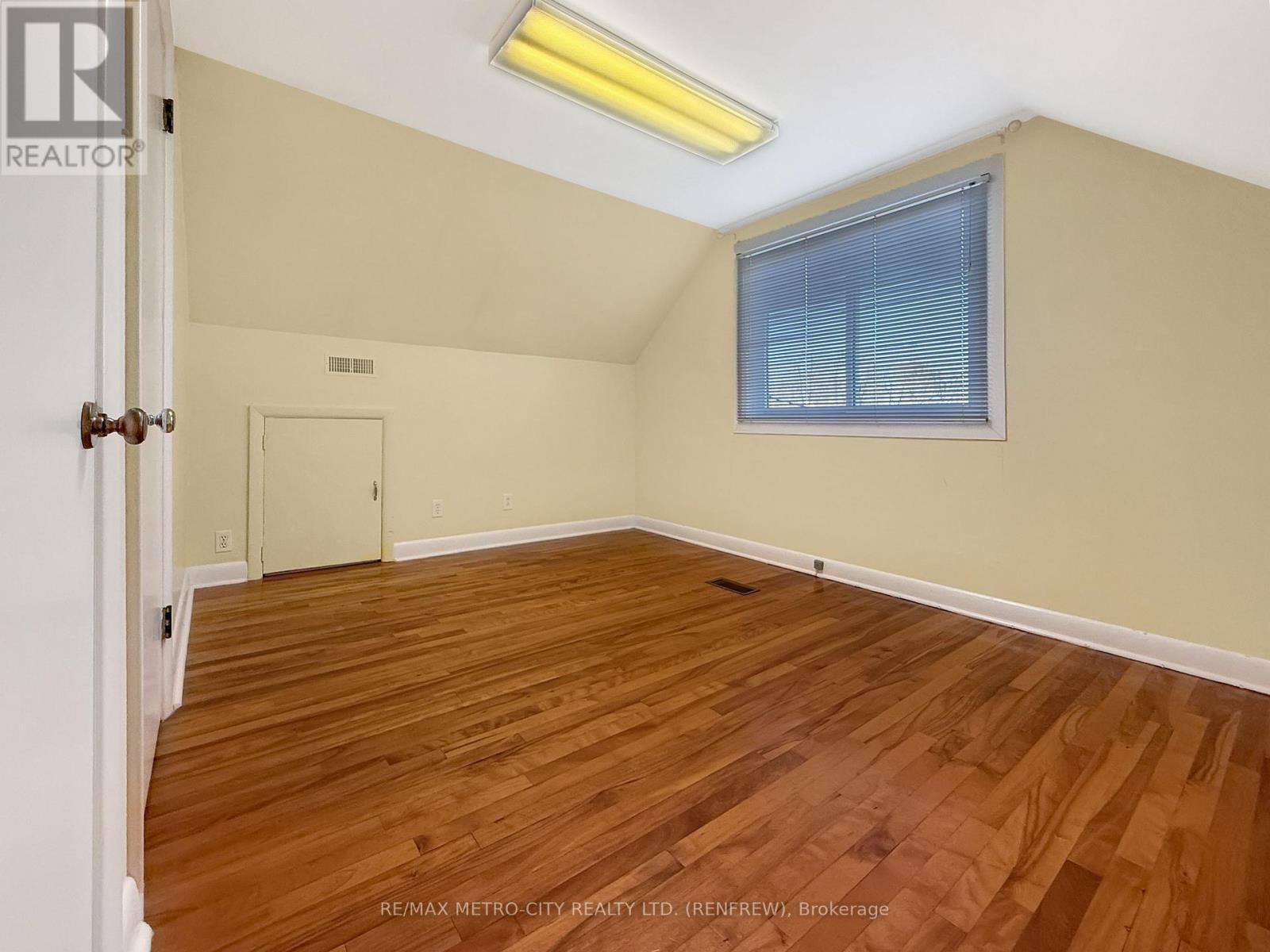 64 Mclean Street, Renfrew, Ontario  K7V 1A5 - Photo 9 - X12598750