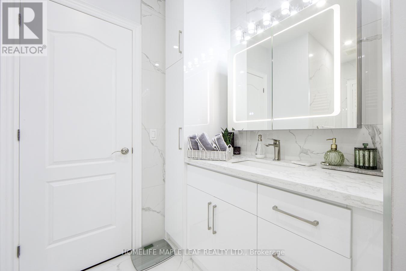 42 Foothills Crescent, Brampton, Ontario  L6P 4G9 - Photo 34 - W12595350