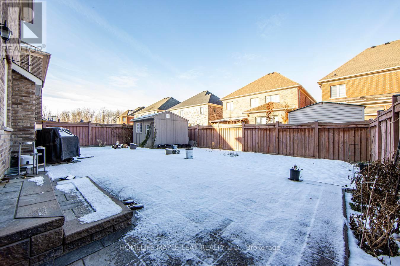 42 Foothills Crescent, Brampton, Ontario  L6P 4G9 - Photo 45 - W12595350