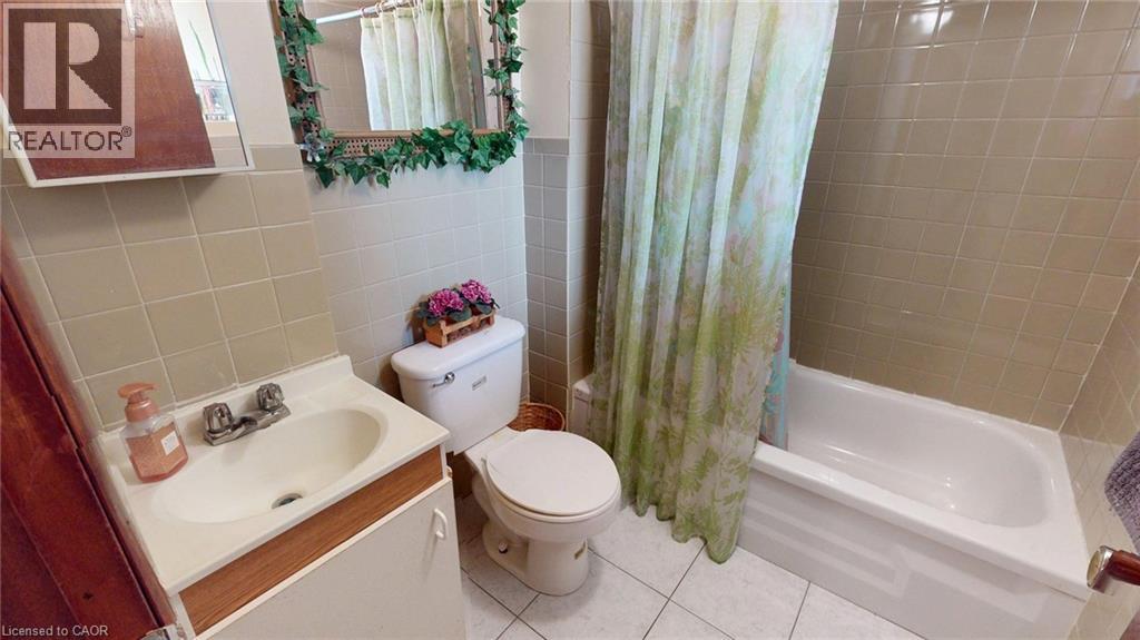 12 Orchard Hill, Hamilton, Ontario  L8P 2V7 - Photo 32 - 40765293