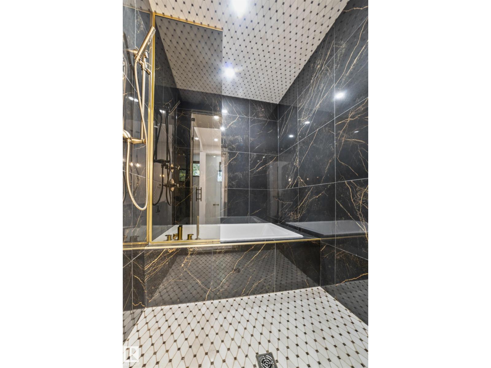 10537 136 St Nw, Edmonton, Alberta  T5N 2G1 - Photo 32 - E4467337