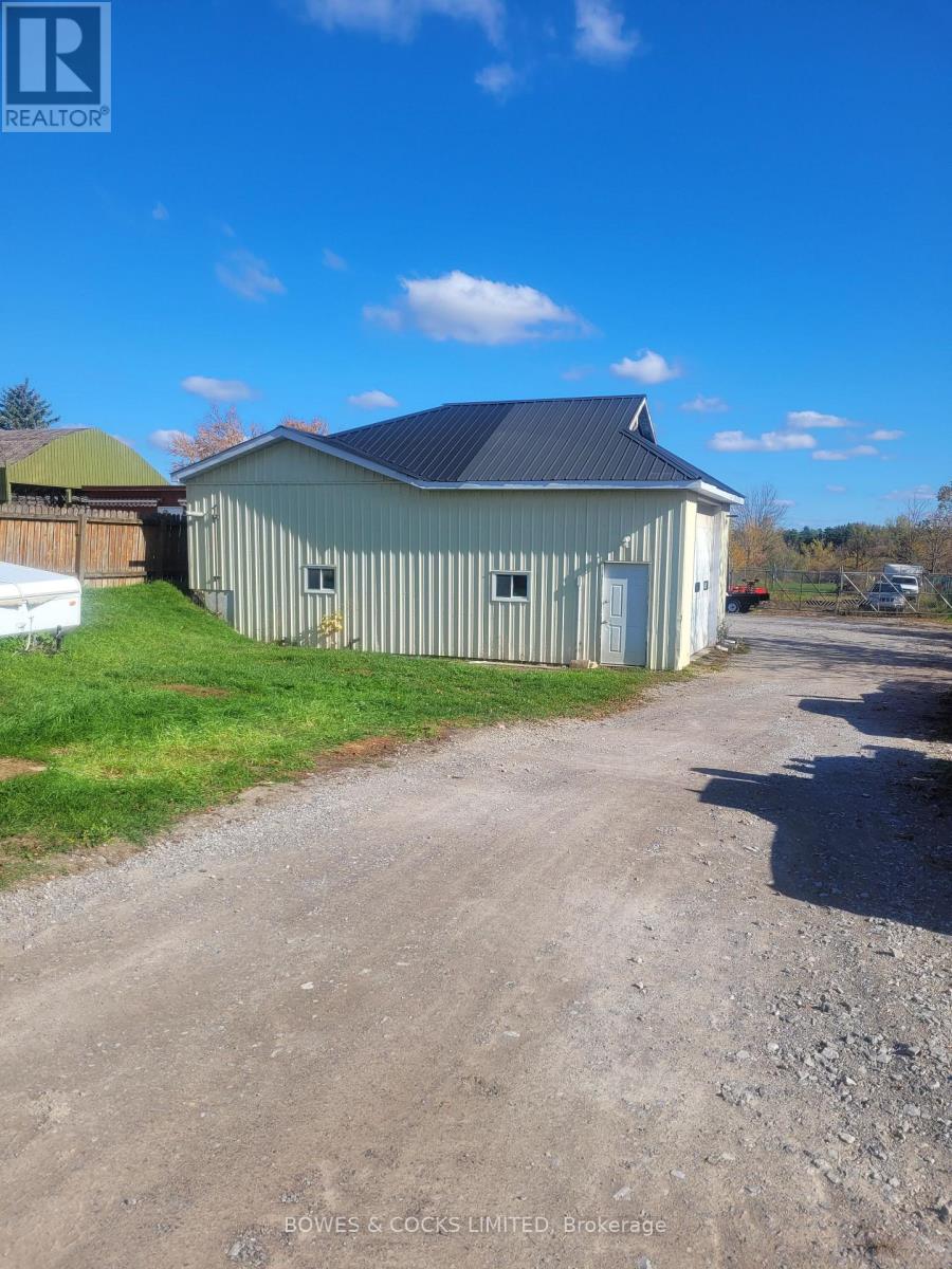 200 Lindsay Street S, Kawartha Lakes, Ontario K9V 2N3 - Photo 1 - X12479167