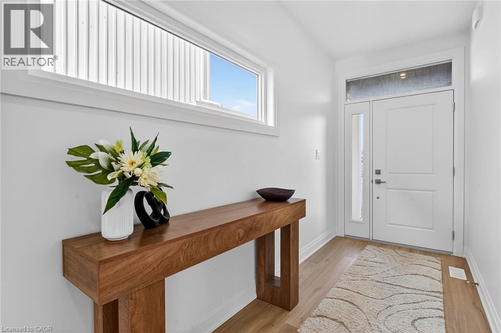 8868 Angie Drive, Niagara Falls, Ontario  L2H 3W8 - Photo 3 - 40792076