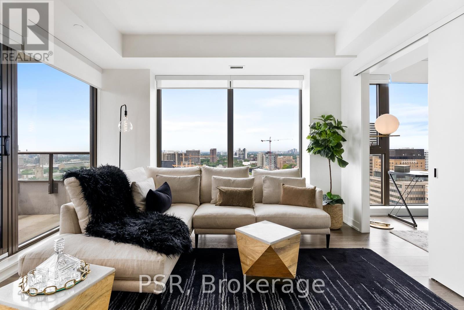 1206 - 2 St Thomas Street, Toronto, Ontario  M5S 2Z1 - Photo 2 - C12598632