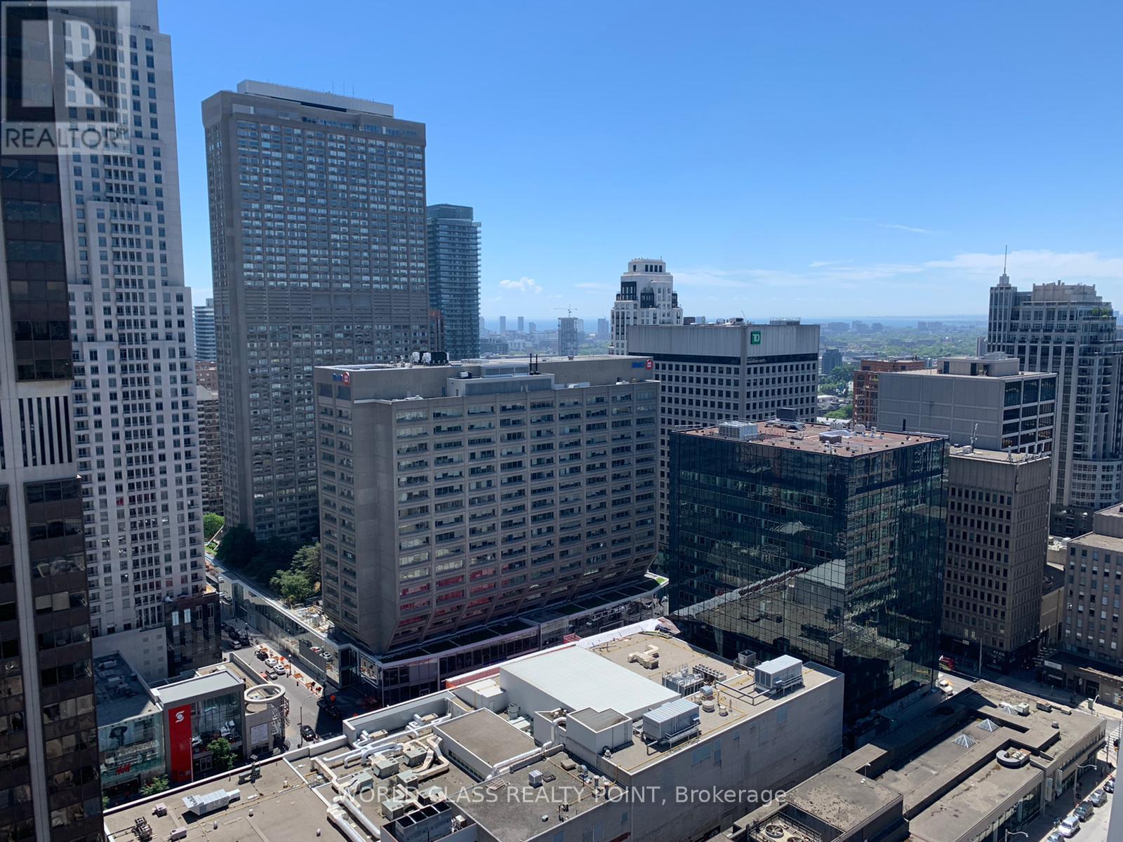 2712 - 1 YORKVILLE AVENUE, Toronto, Ontario