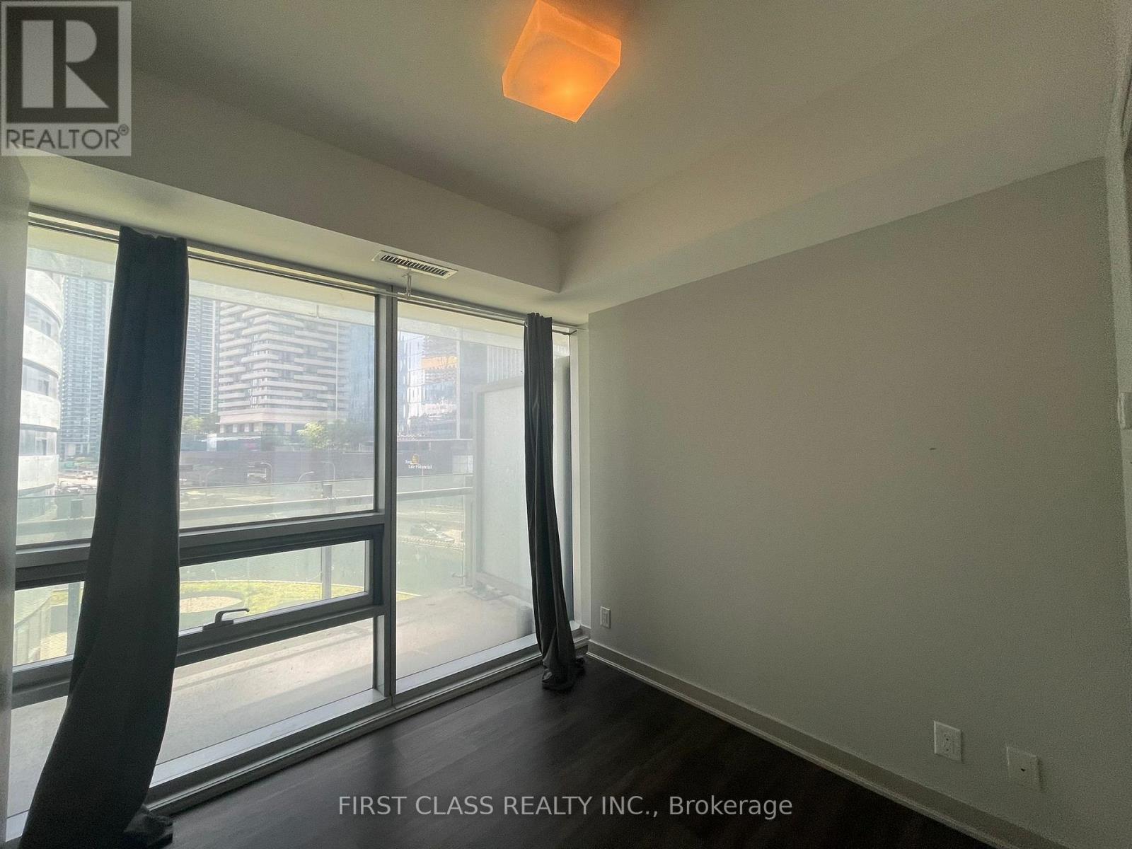 510 - 12 York Street, Toronto, Ontario  M5J 0A9 - Photo 10 - C12598672