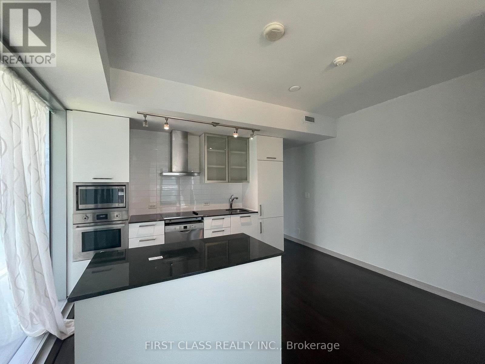 510 - 12 York Street, Toronto, Ontario  M5J 0A9 - Photo 5 - C12598672