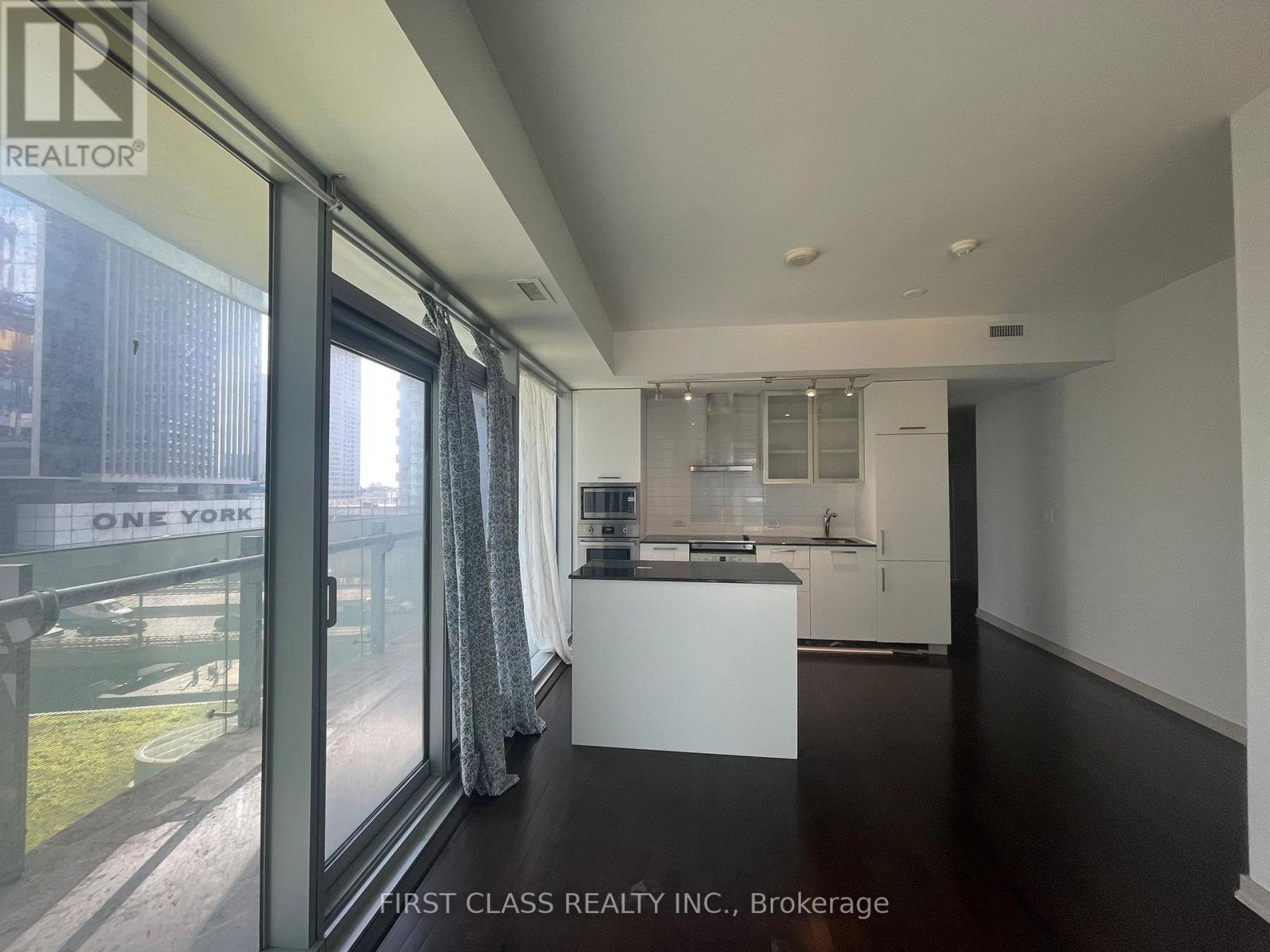 510 - 12 York Street, Toronto, Ontario  M5J 0A9 - Photo 6 - C12598672