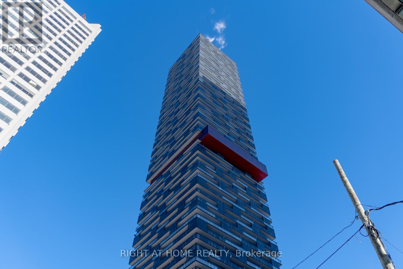 5703 - 8 EGLINTON AVENUE E, Toronto, Ontario