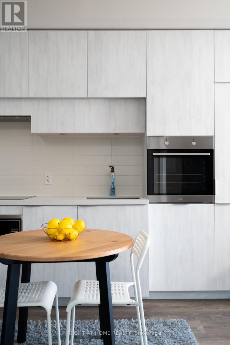 5703 - 8 Eglinton Avenue E, Toronto, Ontario  M4P 0C1 - Photo 10 - C12598700