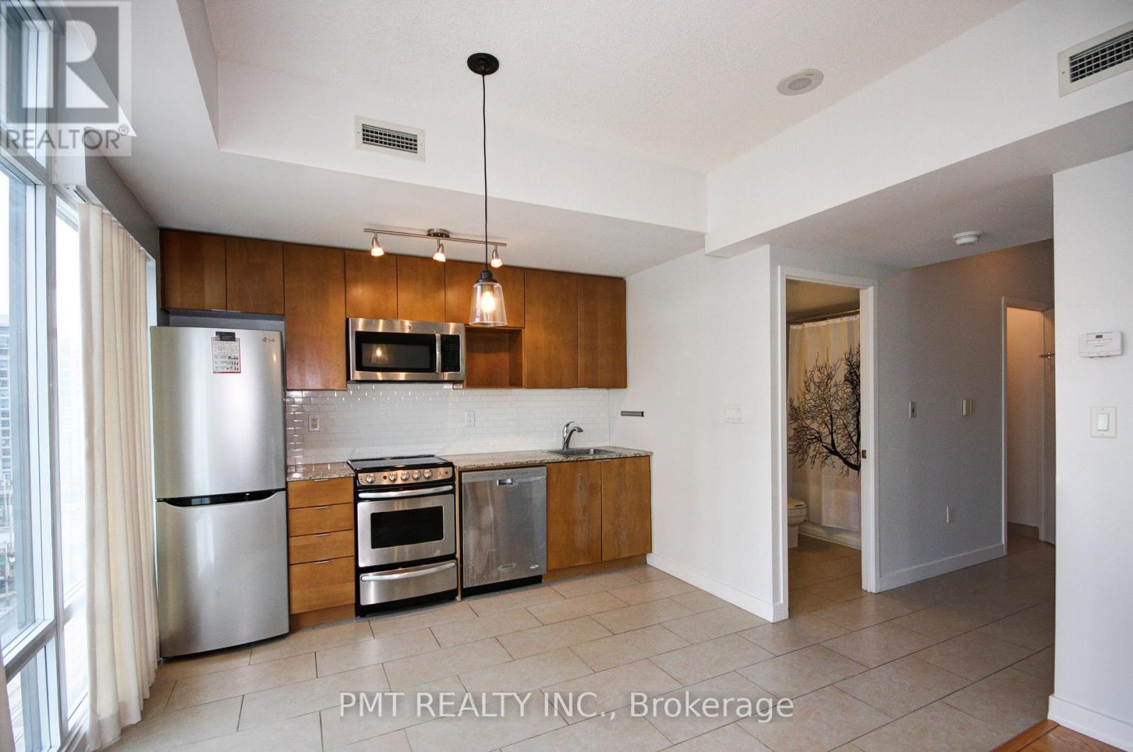 916 - 15 Brunel Court, Toronto, Ontario  M5V 3Y6 - Photo 10 - C12598756