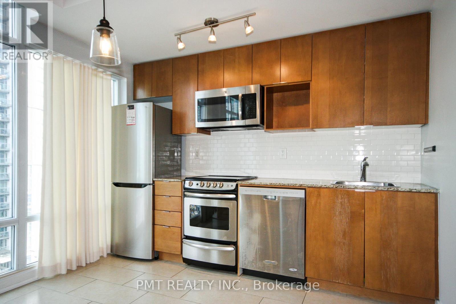 916 - 15 Brunel Court, Toronto, Ontario  M5V 3Y6 - Photo 11 - C12598756