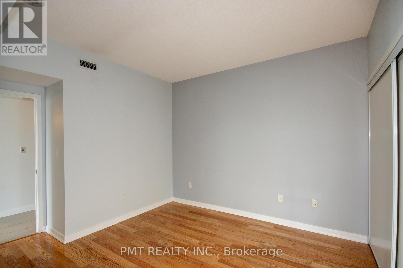 916 - 15 Brunel Court, Toronto, Ontario  M5V 3Y6 - Photo 5 - C12598756