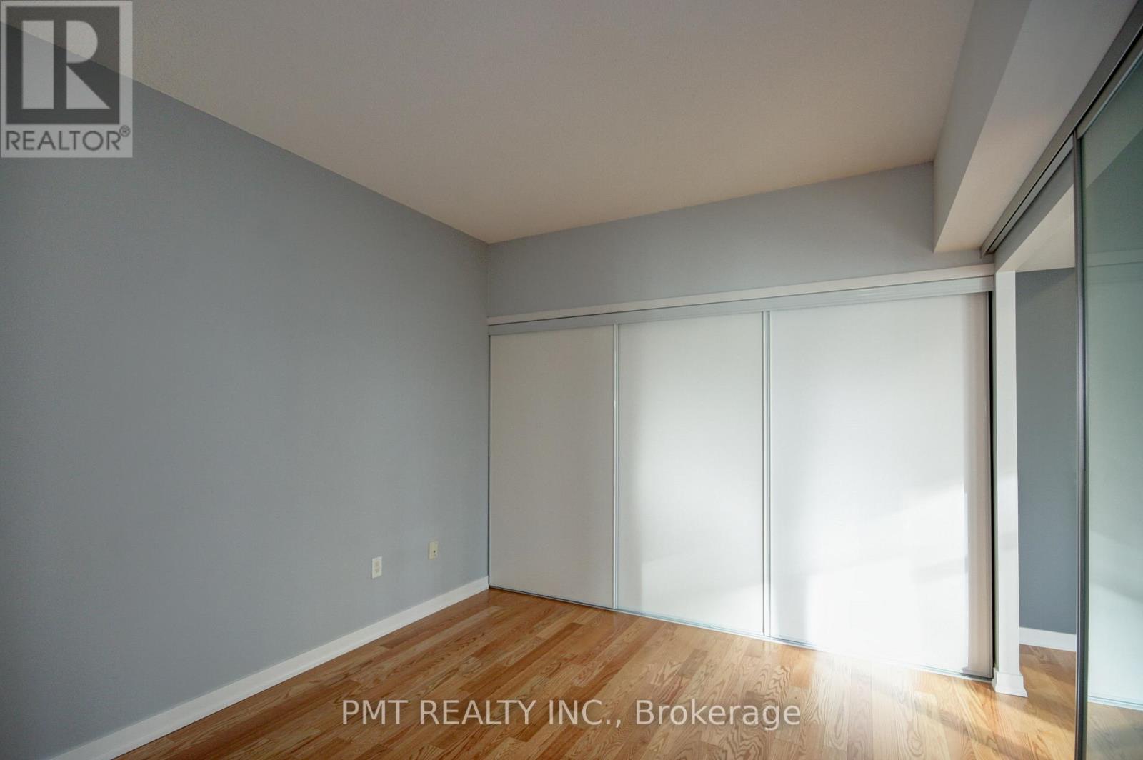 916 - 15 Brunel Court, Toronto, Ontario  M5V 3Y6 - Photo 6 - C12598756