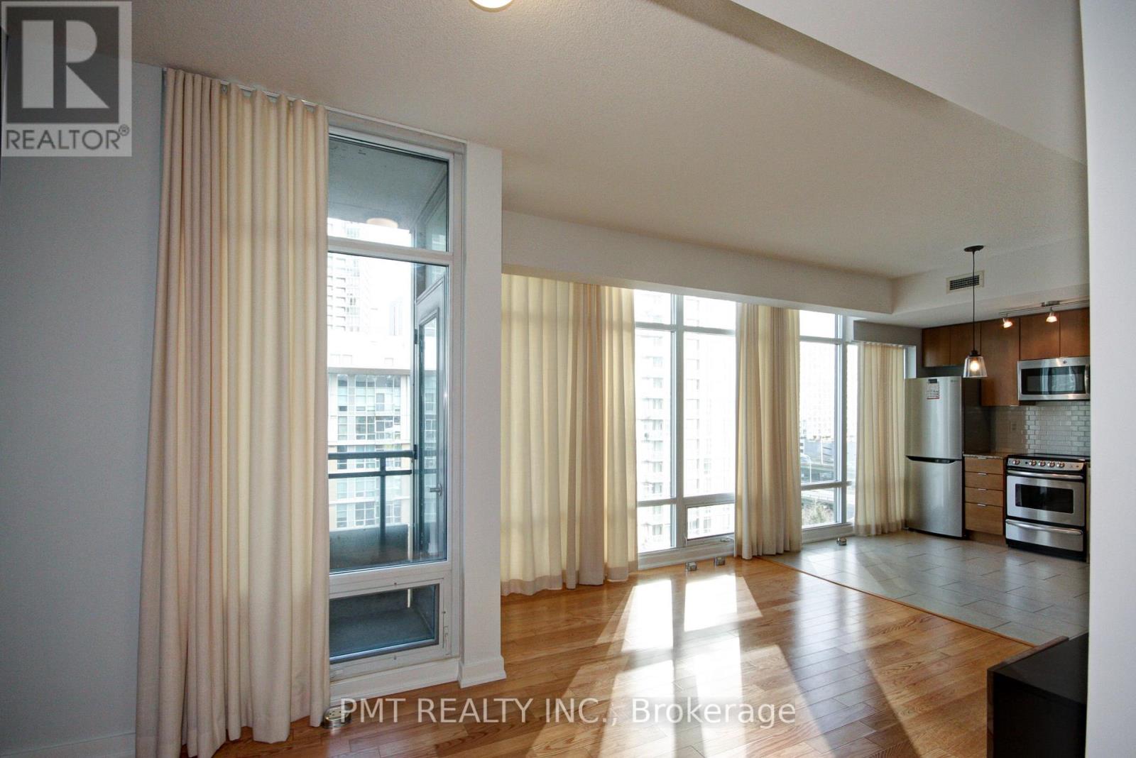 916 - 15 Brunel Court, Toronto, Ontario  M5V 3Y6 - Photo 7 - C12598756