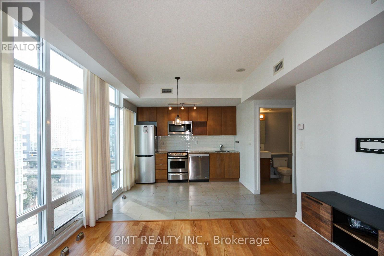 916 - 15 Brunel Court, Toronto, Ontario  M5V 3Y6 - Photo 8 - C12598756