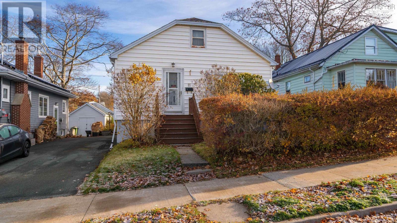 11 Harbour Drive, Dartmouth, Nova Scotia  B2Y 3N8 - Photo 2 - 202528684