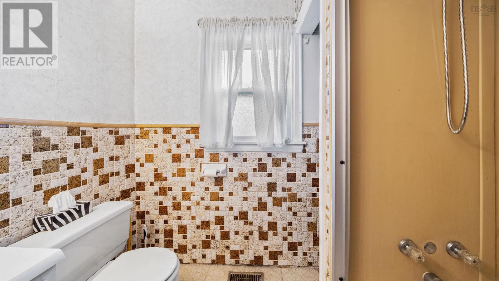 11 Harbour Drive, Dartmouth, Nova Scotia  B2Y 3N8 - Photo 23 - 202528684