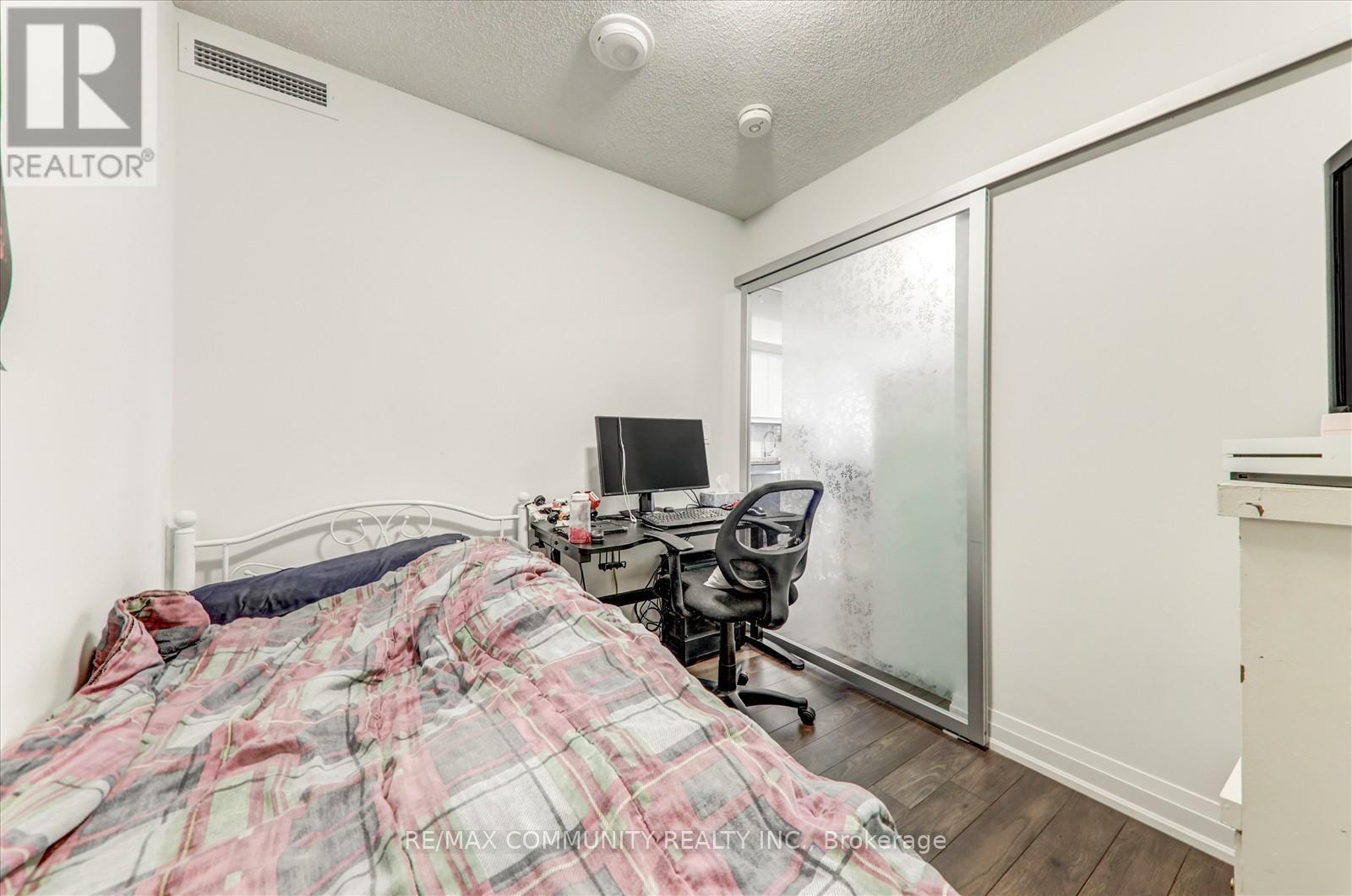 2010 - 20 Meadowglen Place, Toronto, Ontario  M1G 0A9 - Photo 20 - E12598618