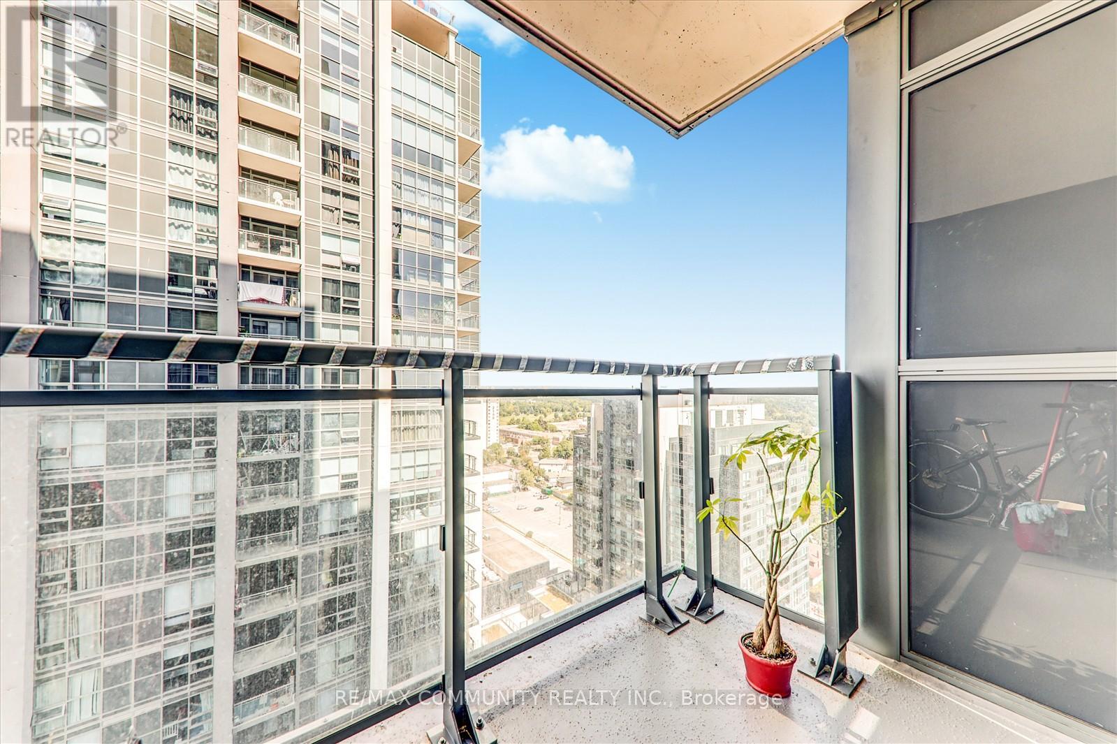 2010 - 20 Meadowglen Place, Toronto, Ontario  M1G 0A9 - Photo 25 - E12598618