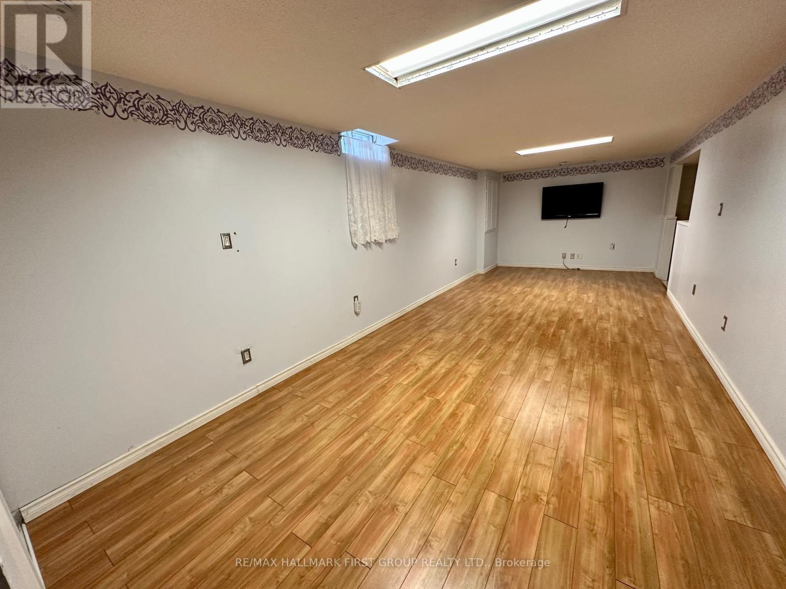 Lower - 44 Loradeen Crescent, Toronto, Ontario  M1B 1T8 - Photo 3 - E12598654