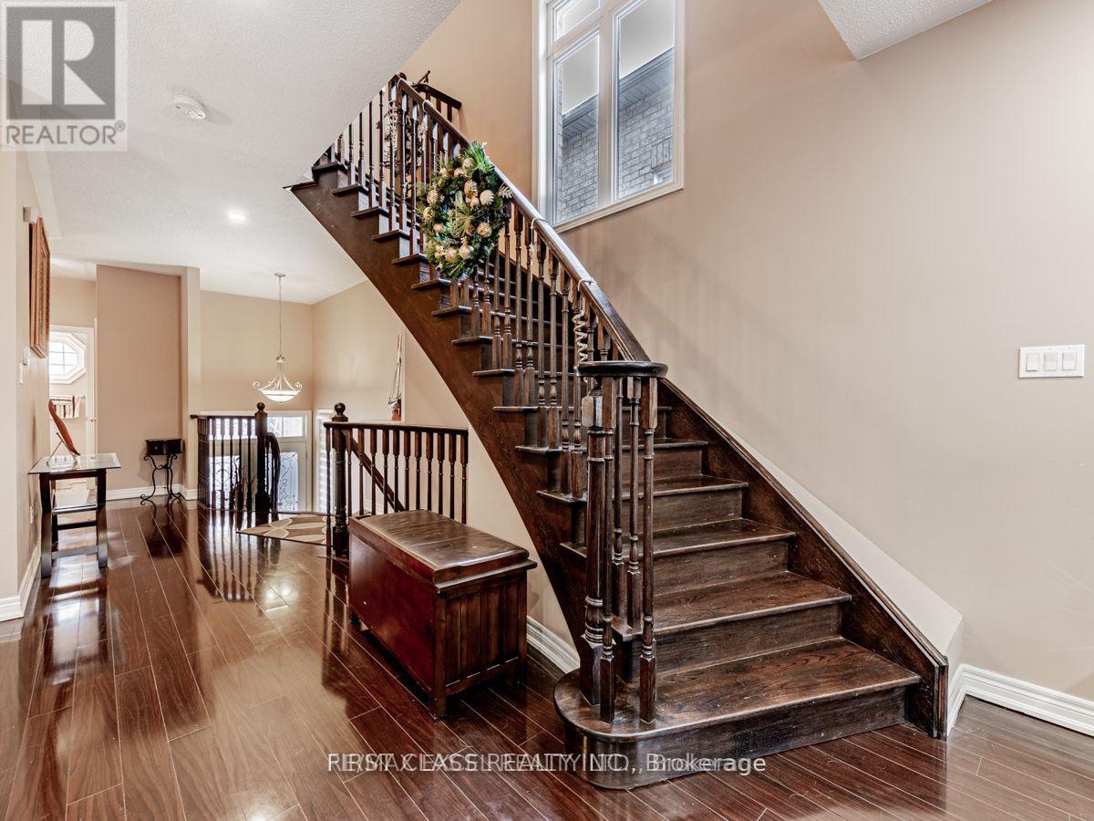 8 Mastwood Crescent, Toronto, Ontario  M1C 0B4 - Photo 10 - E12598744