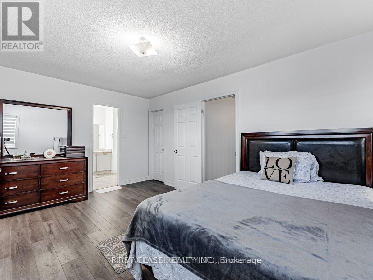 8 Mastwood Crescent, Toronto, Ontario  M1C 0B4 - Photo 13 - E12598744