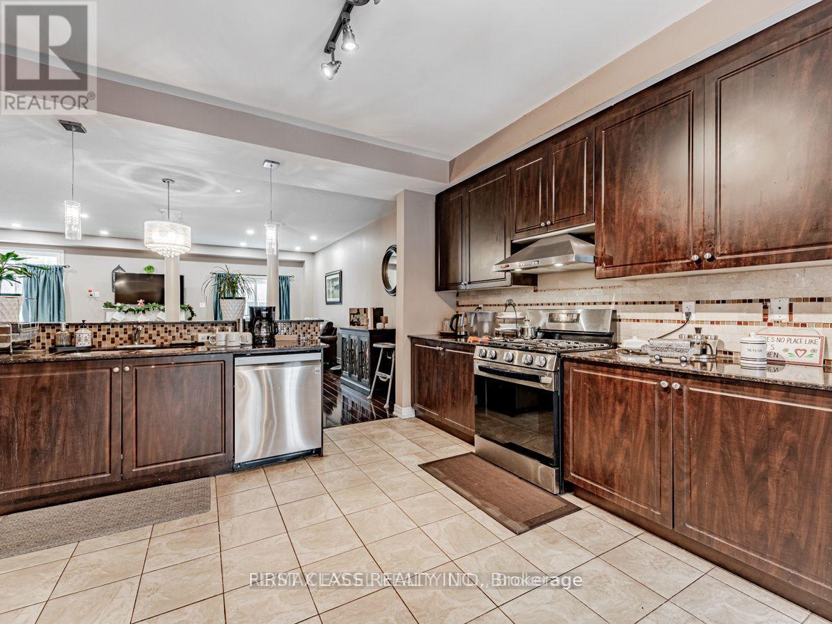 8 Mastwood Crescent, Toronto, Ontario  M1C 0B4 - Photo 6 - E12598744