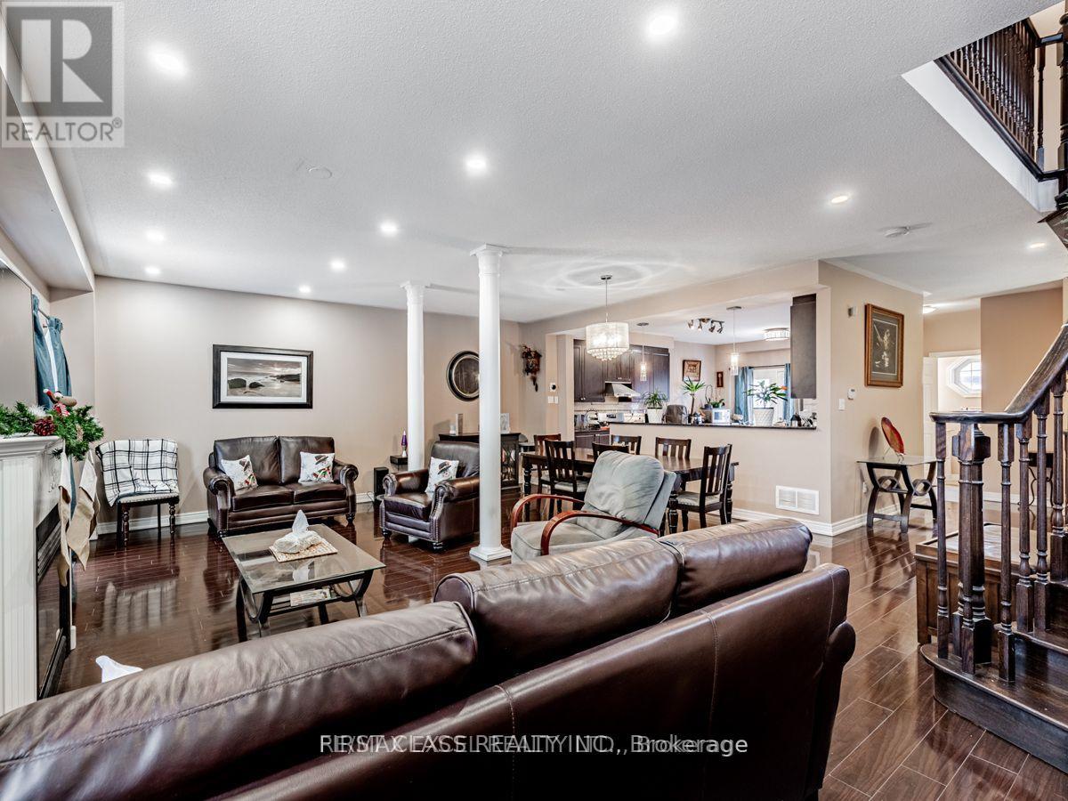 8 Mastwood Crescent, Toronto, Ontario  M1C 0B4 - Photo 9 - E12598744