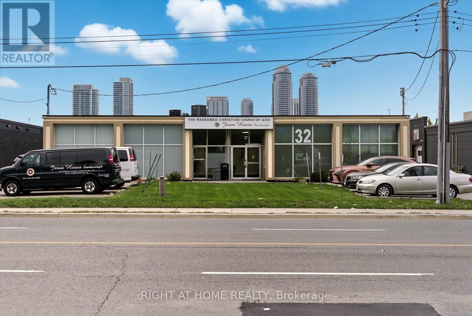 30-32 PROGRESS AVENUE, Toronto, Ontario