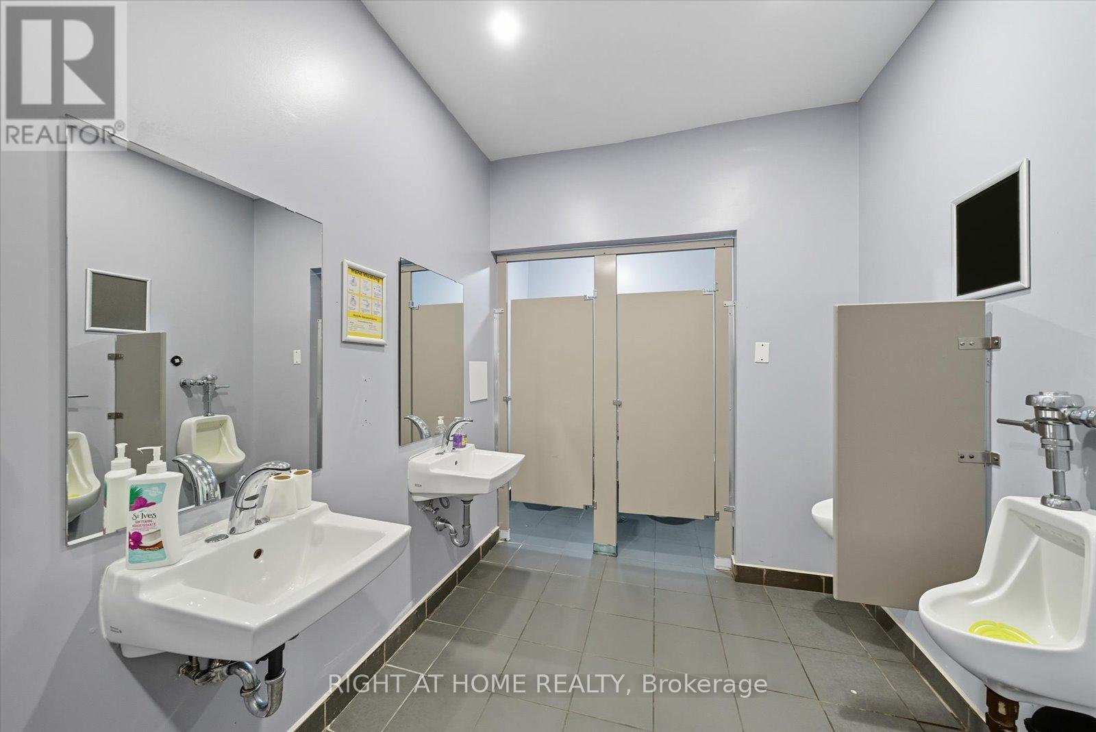 30-32 Progress Avenue, Toronto, Ontario  M1P 2Y4 - Photo 24 - E12598780