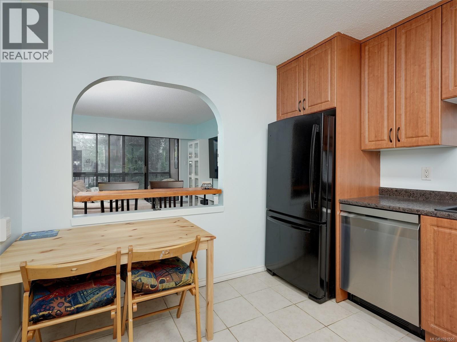 302 1005 Mckenzie Ave, Saanich, British Columbia V8X 4A9 - Photo 12 - 1021551