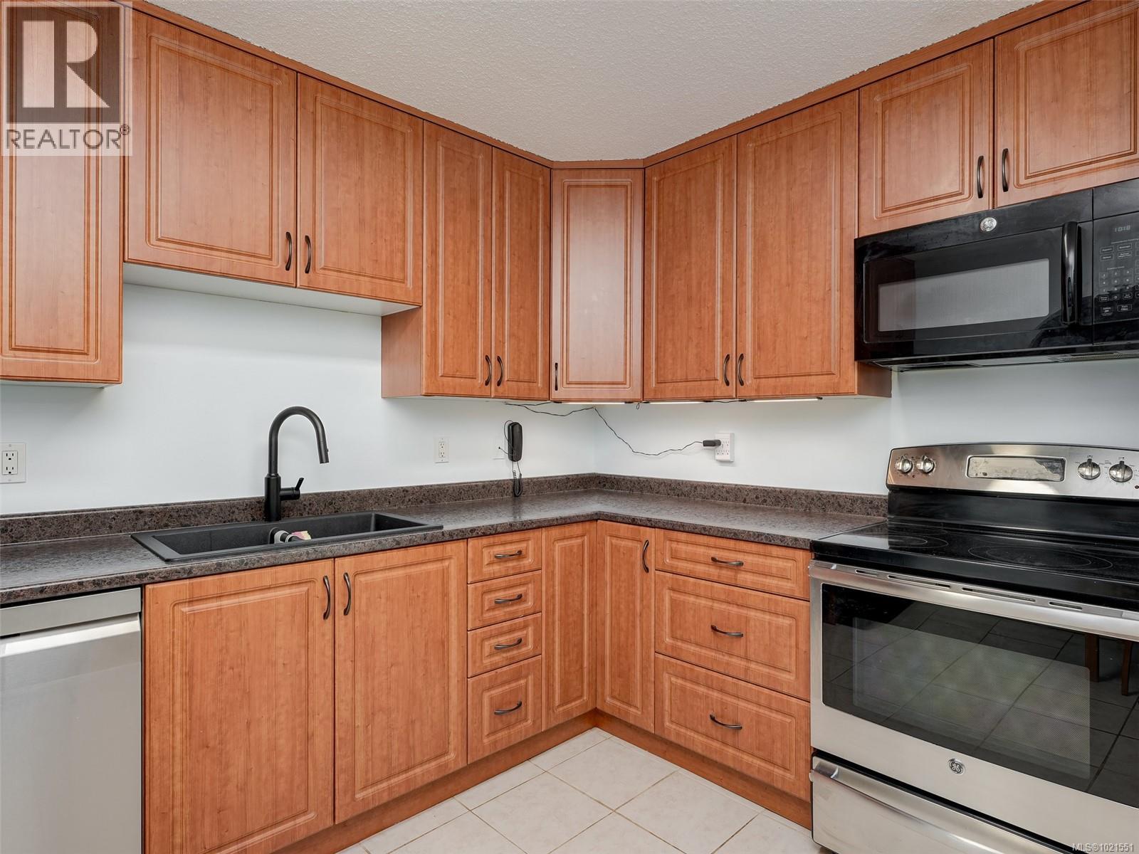 302 1005 Mckenzie Ave, Saanich, British Columbia V8X 4A9 - Photo 13 - 1021551