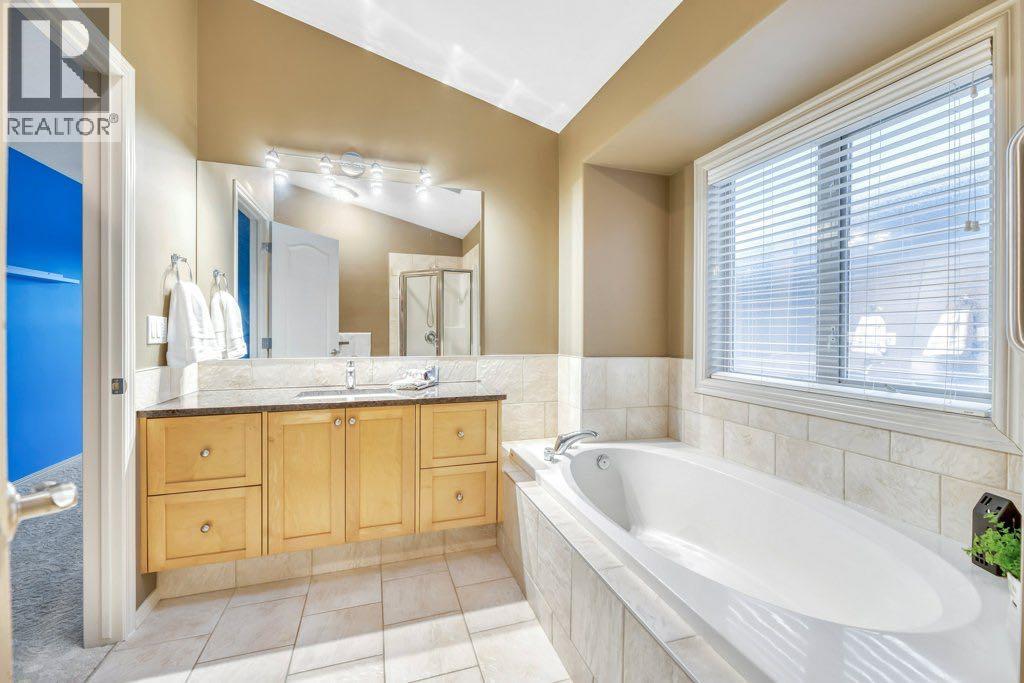 110 West Creek Springs, Chestermere, Alberta  T1X 1N7 - Photo 18 - A2271233