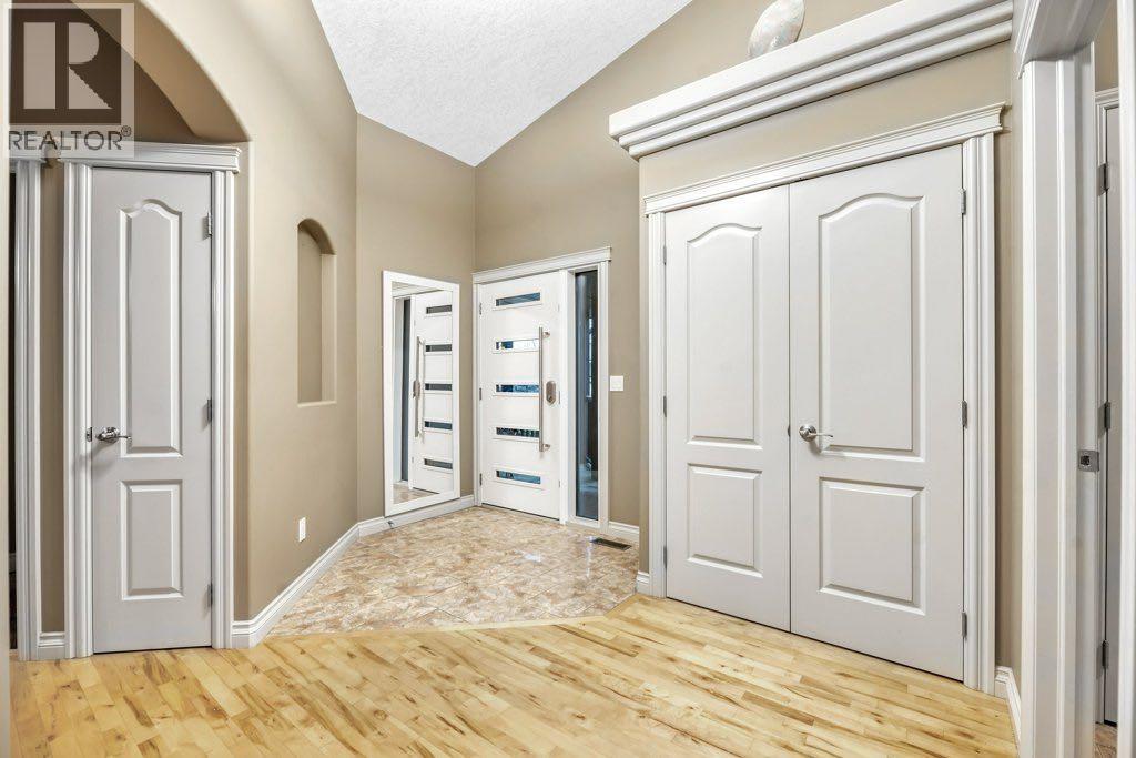 110 West Creek Springs, Chestermere, Alberta  T1X 1N7 - Photo 6 - A2271233