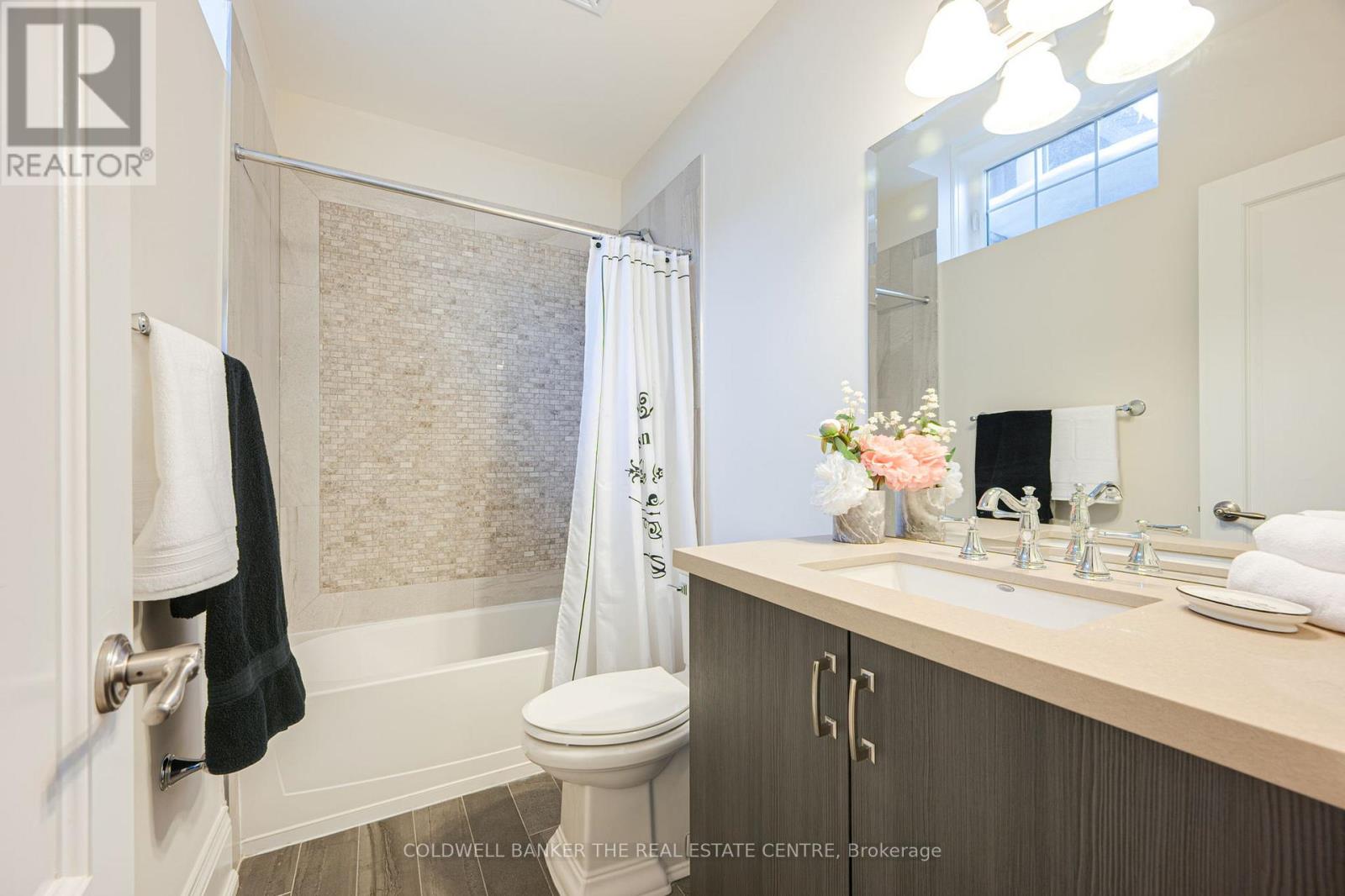 59 Leith Drive, Bradford West Gwillimbury, Ontario  L3Z 0V6 - Photo 16 - N12598690