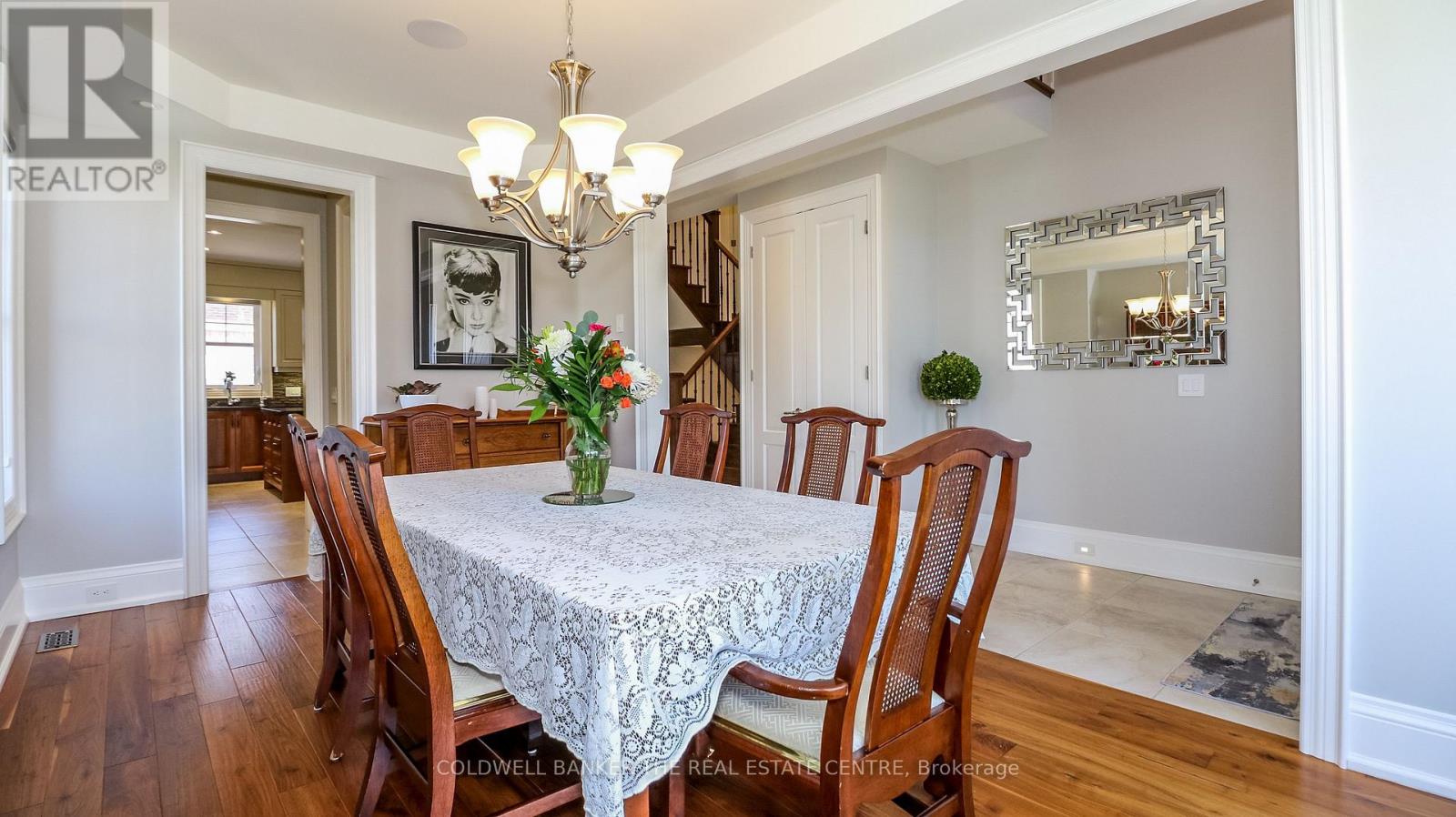 59 Leith Drive, Bradford West Gwillimbury, Ontario  L3Z 0V6 - Photo 2 - N12598690