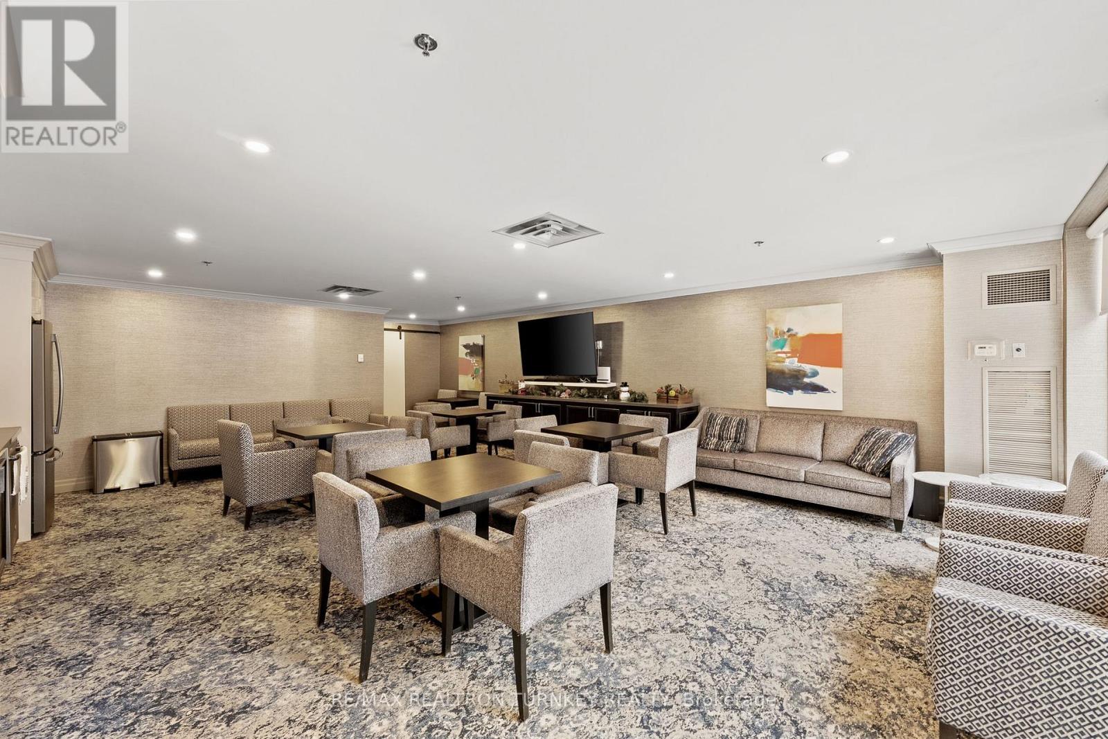 114 - 14924 Yonge Street, Aurora, Ontario  L4G 6H7 - Photo 31 - N12598730