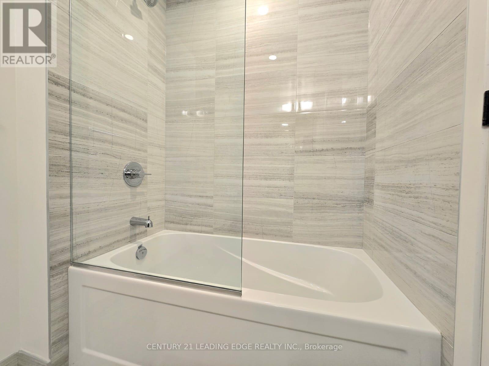 3305 - 8 Interchange Way, Vaughan, Ontario  L4K 5Z7 - Photo 17 - N12598772